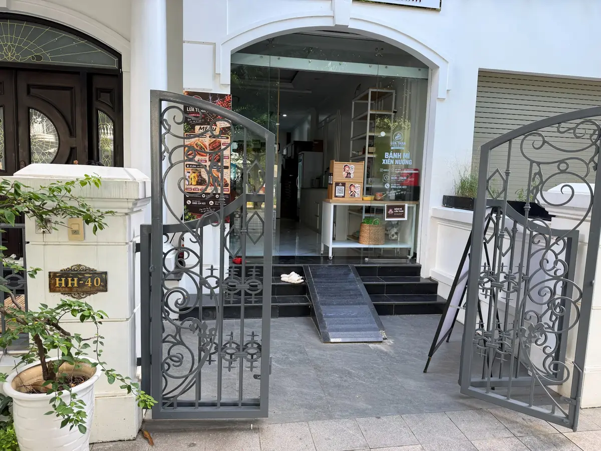 Mặt tiền Bánh Mì Lửa Than ở Vinhomes Star City, Thanh Hóa